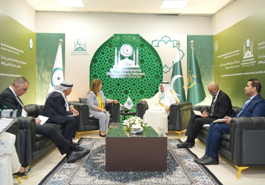 On the sidelines, a bilateral meeting was held between Dr. Muna Al Khalili, Minister of Women's Affairs (Palestine) and Dr. Hadi bin Ali Al-Yami, President (IPHRC).